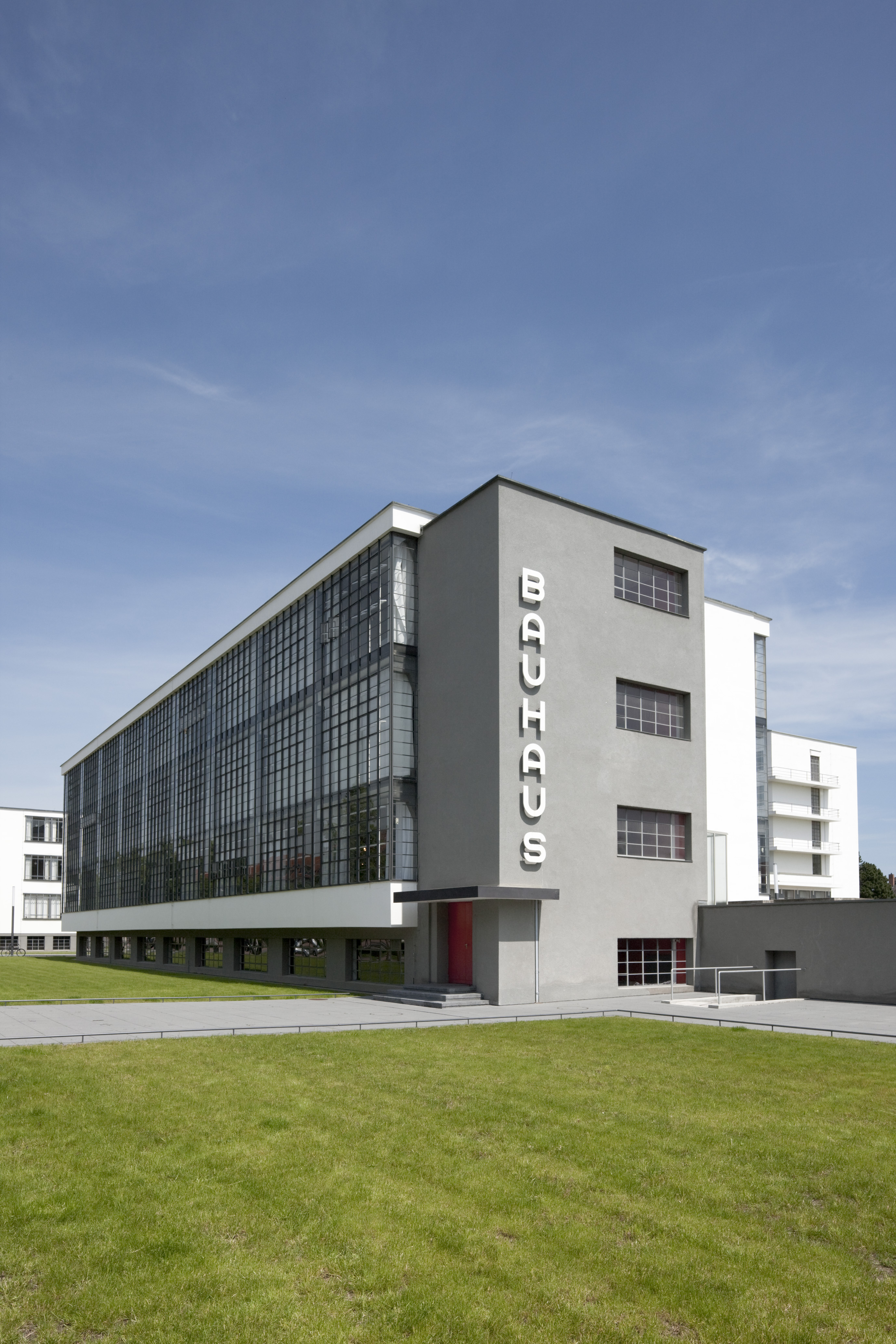 Bauhausgebude Dessau, Sdseite